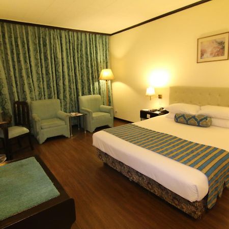 Islamabad Hotel Buitenkant foto