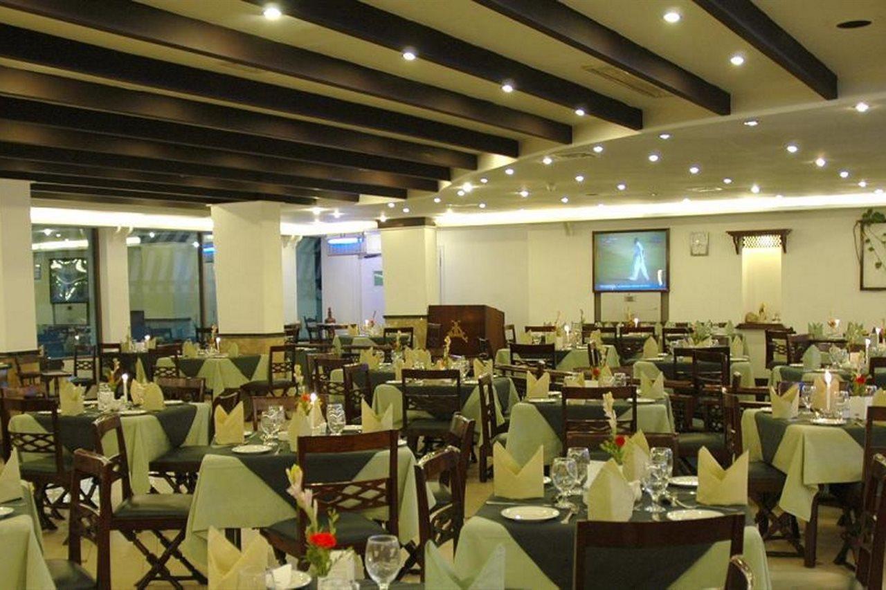 Islamabad Hotel Buitenkant foto
