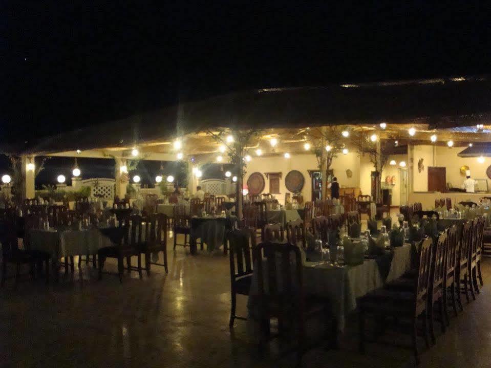 Islamabad Hotel Buitenkant foto