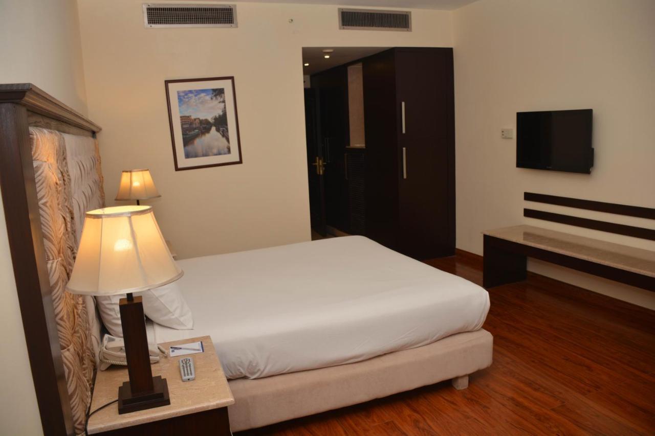 Islamabad Hotel Buitenkant foto