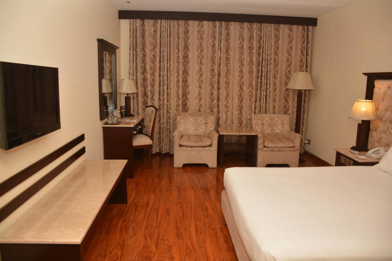 Islamabad Hotel Buitenkant foto