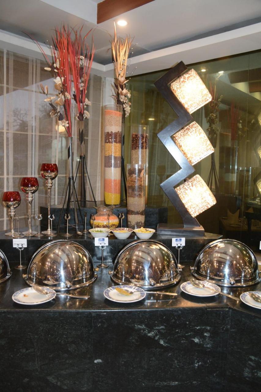 Islamabad Hotel Buitenkant foto